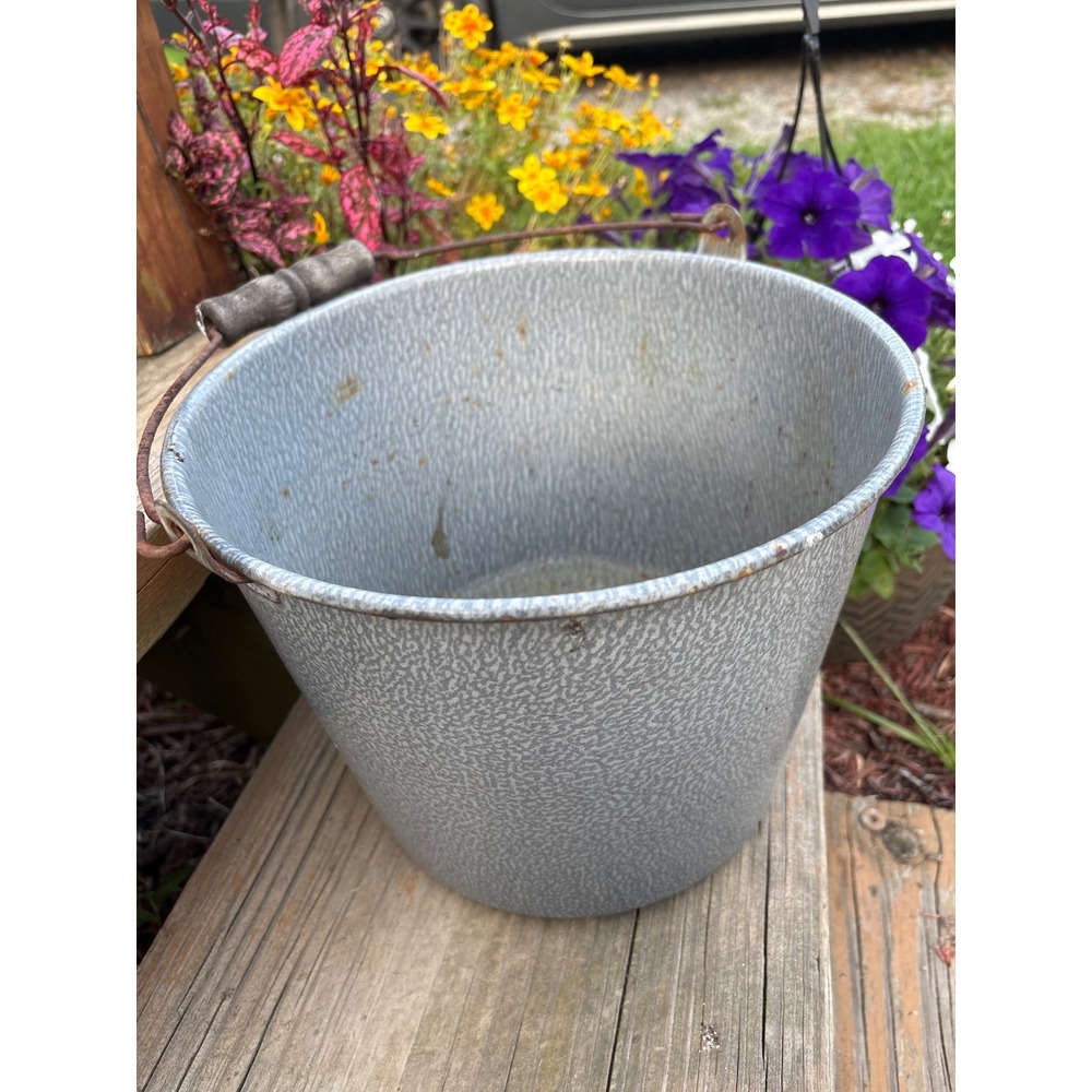 Vintage Granite Enamelware Bucket Wire Bail Wood Handle Farmhouse Pail Planter